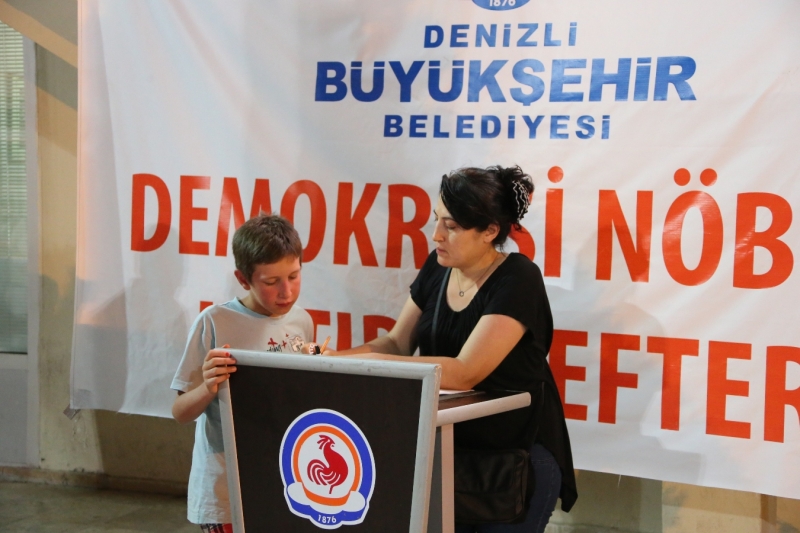 Binlerce Denizlili tarihe not düştü