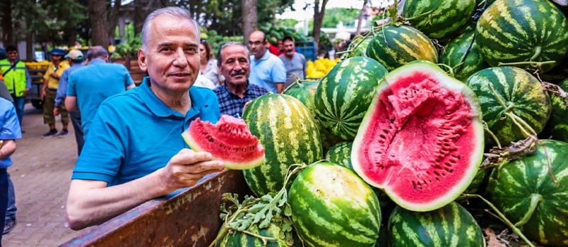 Büyükşehir ile hem üretici, hem vatandaş kazanıyor