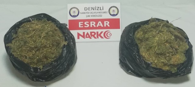 Denizli İstihbarat ve Narkotik Şube Müdürlüğü Antalya yolu üzerinde iki ayrı araca uyuşturucu operasyonu düzenledi