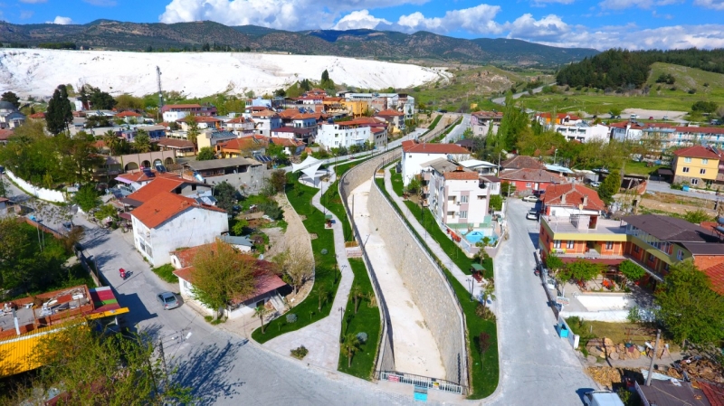 Pamukkale'ye Büyükşehir eli değdi