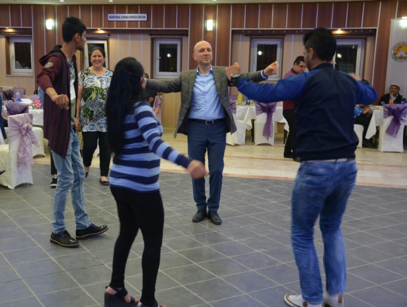 Sarayköy Belediyesi’nin gecesinde samimiyet ve neşe bir aradaydı