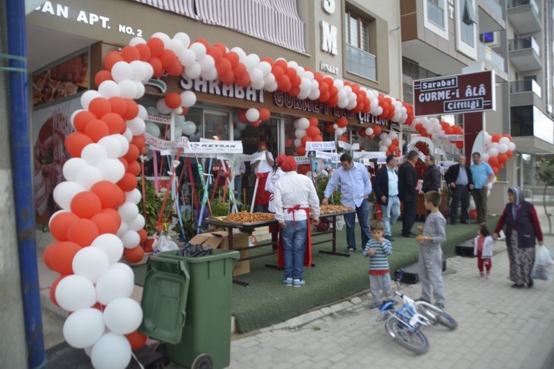 Toprak’tan damağa Çiftlik ürünlerinin satıldığı SARABAT GURME-İ ALA ÇİFTLİĞİ Bağbaşı’nda açıldı