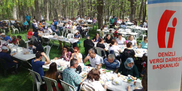 Vergi Dairesi çalışanları doğa yürüyüşü ile stres attı‏