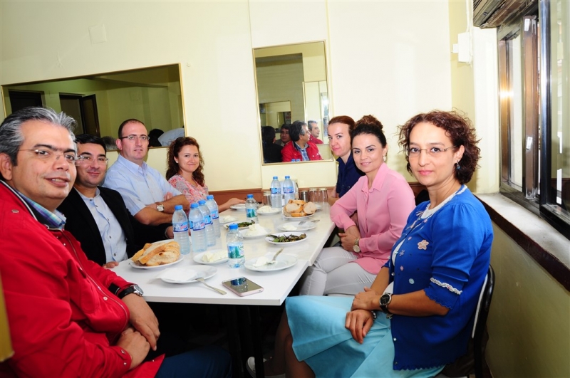 Yüksekokulu’nun idari kadrosu ve öğretim görevlileri ile bir araya geldi.