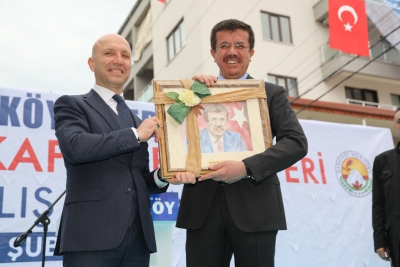 Denizli'nin en büyük pazar yeri Sarayköy'de açıldı.