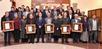 İki Gazimiz ve On Şehit Yakınımıza Devlet Övünç Madalyası Verildi