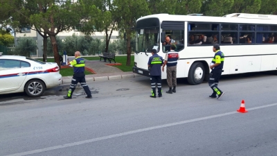 “ JANDARMA KORSAN SERVİS TAŞIMACILIĞI YAPAN ARAÇ SÜRÜCÜLERİNE GÖZ AÇTIRMIYOR”