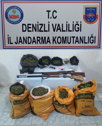 JANDARMA UYUŞTURUCU TACİRLERİNE GÖZ AÇTIRMIYOR.