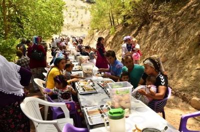 Pilav Günü etkinliğinde binlerce insan bir araya geldi.