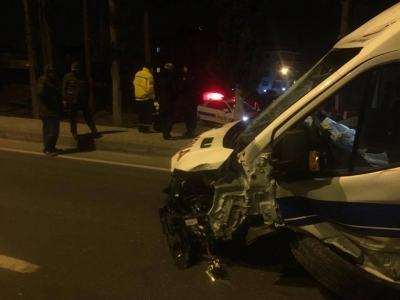 Sarayköy de ambulans kaza yaptı 