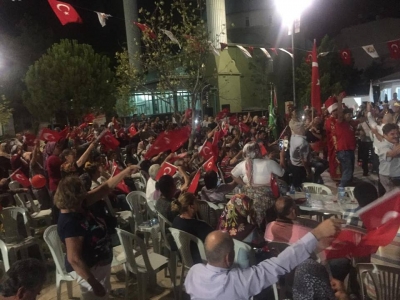 SARAYKÖY'DE MEHTERANLI DEMOKRASİ NÖBETİ